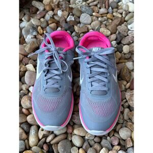Nike Training In Season 5 Grey Pink Size‎ 7.5